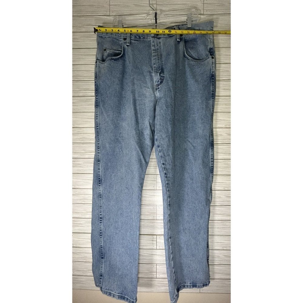Wrangler Men's Rugged Wear 100% Cotton Regular Fit Denim Blue Jeans Size 40x32 - Picture 9 of 10